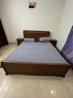 Bed set with dressing table wood