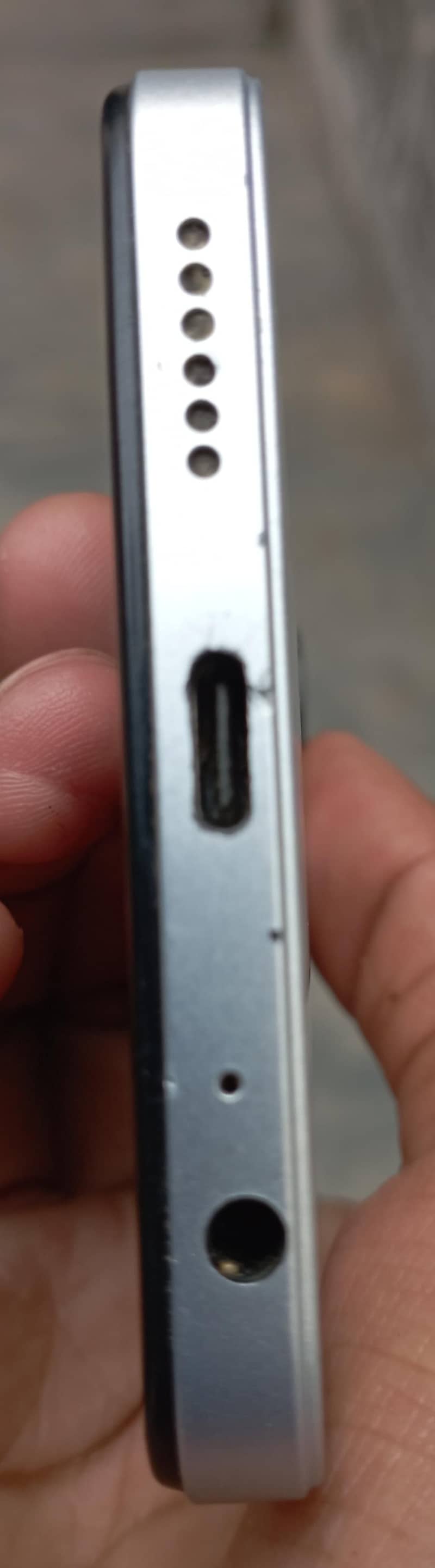 techno spark 20c  4/128 10/10 3
