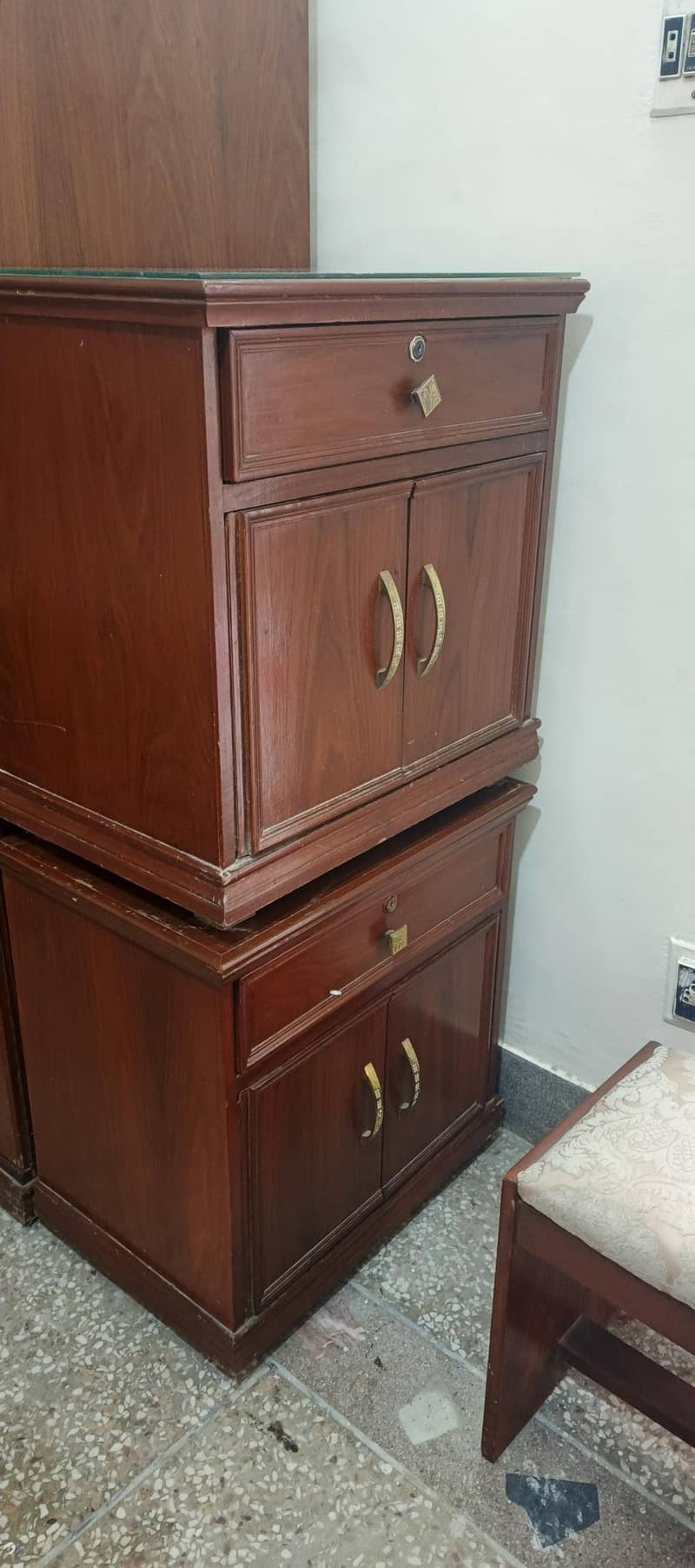 double king size bed with side table and dressing table 5