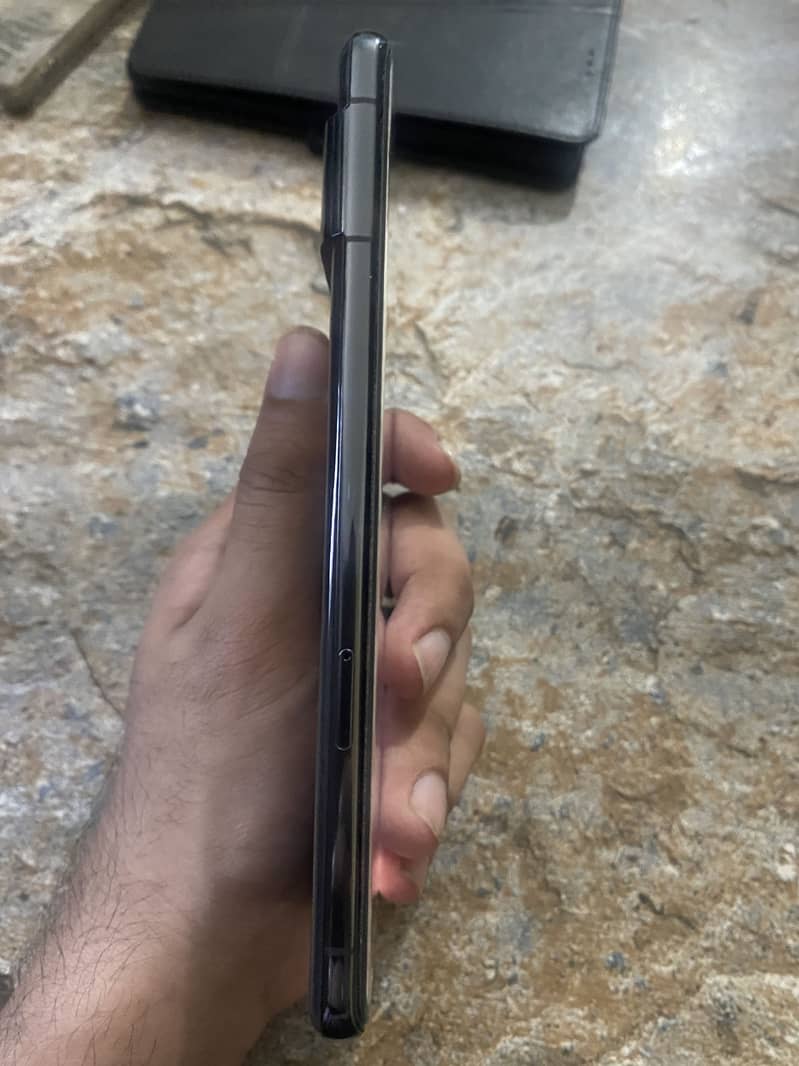 Google pixel 7 pro 12/256 non pta LA variant 10/10 condition 2