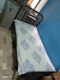 Single bed metallic frame