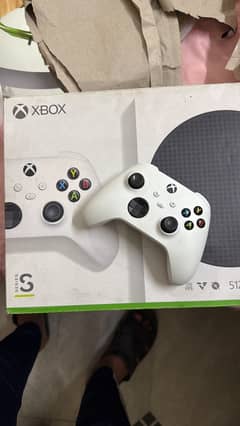 Xbox series s 512gb with 2 controllers battery pack