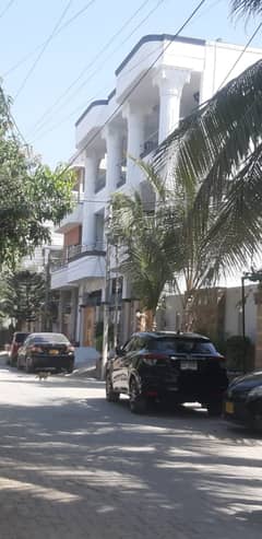 Urgent Sale 400 Sq. Yards Bungalow | Ground Plus 2 PIA Society Block 9 Gulistan-e-Johar Leased | West Open | 40 Ft Road | Boundary Wall Society
