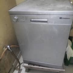 bartan dhony wali machine. . . . . . dishwasher