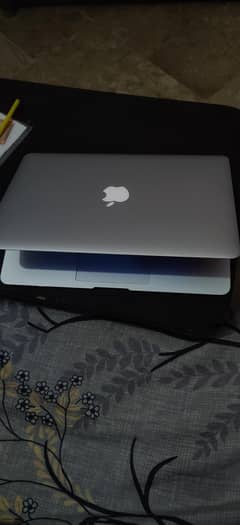 MacBook