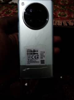 I'm selling Infinix zero 40 accessories