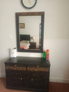 Bed Set with dressing table