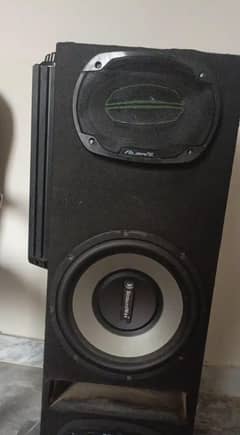 Emplifier ( Caliber 2500W, 4 channels ) Woofer