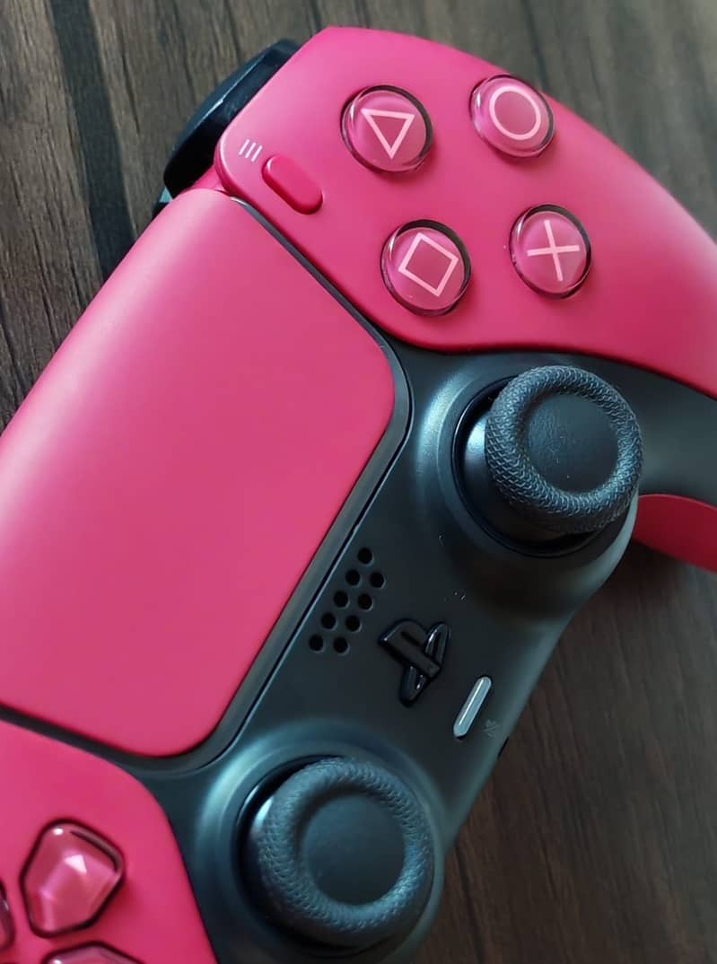 Ps 5 Controller , Playstation 5 Controller in Red . 4