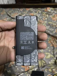 IPHONE 11 BATTERY  79 HEALTH