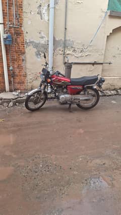 I want to sale my Honda CG 125  M-16  Sticker 17