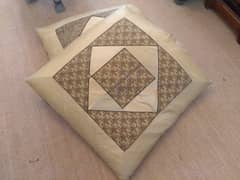 2 Sitting Cussions For Sell