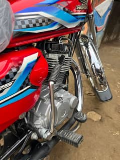 2024 model number 2024 ka lga hawa ha as like new bike ha 1rupa k kam