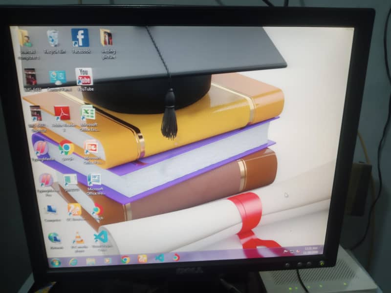 Dell core TM 2 compite PC with keyboard 3