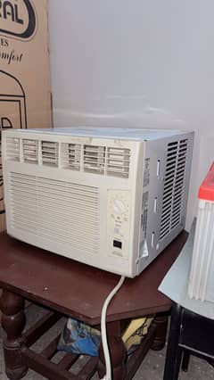 Hair Window Ac inverter with downword steplizer