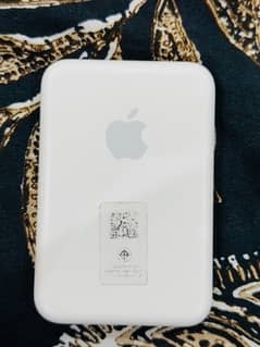APPLE ORIGNAL MAGSAFE  BATTERY PACK FOR URGENT SALE