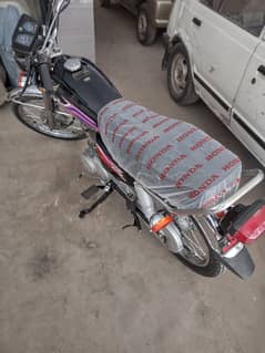 honda 125 model 2017 karachi num geunine condition seald engin