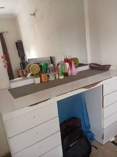 dressing table