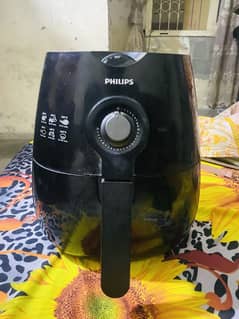 Large capacity air fryer . Great condition. Philips brand . Original f