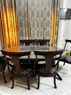 Dining table with 6 Chairs