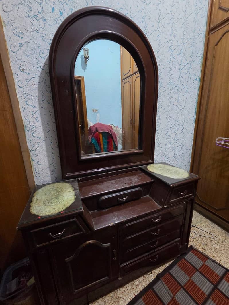 king size bed with 2 side tables and dressing table 4