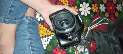 CANON 1100D