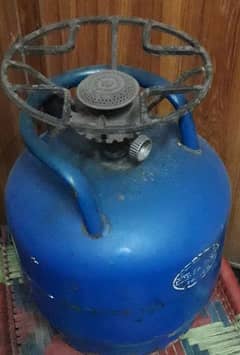 salunder with stove