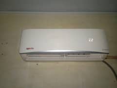 1 ton DC inverter Ac in good condition and good cooling.