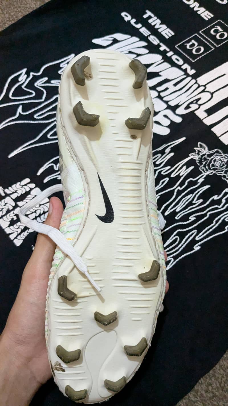 football shoes 5