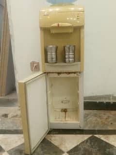 orient water dispenser with fridge / mini frege
