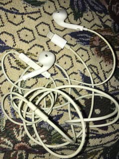 Original iPhone headphones 0/3/4/3/4/6/6/0/6/8/7