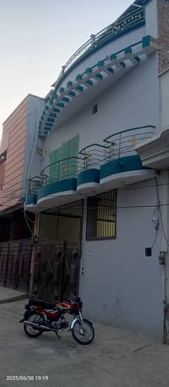 Muslim town Rafyqamer road 6 mrla double story wid gas mtr urgent Sale reasonable dmd