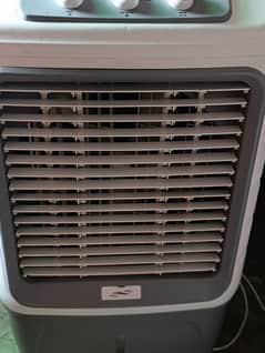 Selling Royal air cooler 260 watt . 10/10 condition. hardly 30days used.