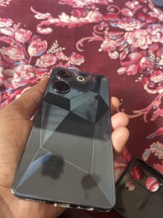 Tecno camon 20 8+256 gb