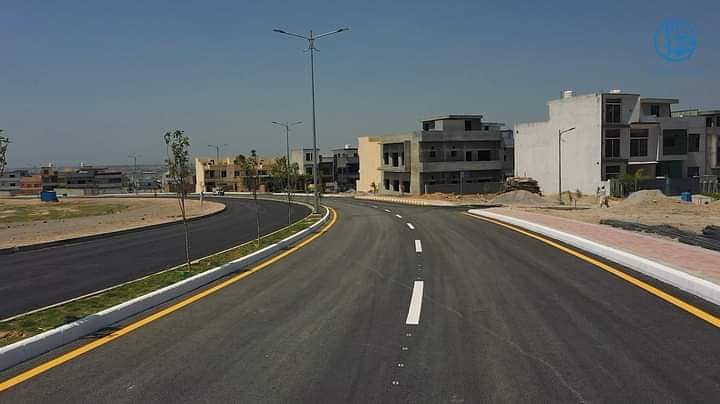 8 Marla Corner Residencial plot Available For Sale in Faisal Hills of block C 7