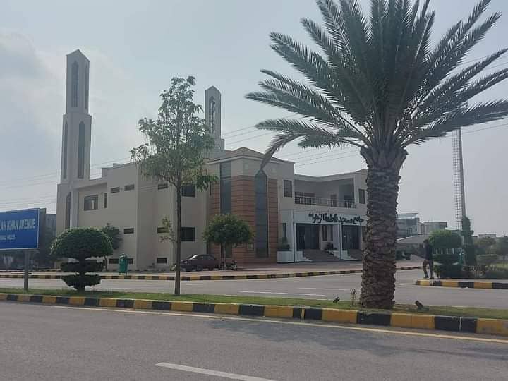 8 Marla Corner Residencial plot Available For Sale in Faisal Hills of block C 28
