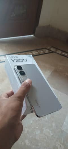 vivo Y200 8GB 128GB full box  10 maha baki wernti baki hi