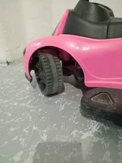 Toy car