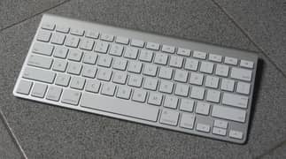 Apple Bluetooth keyboard wireless 10-10 condition