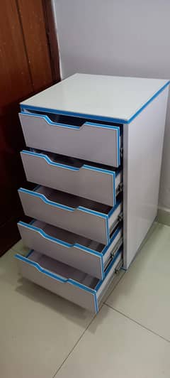 Drawer 5