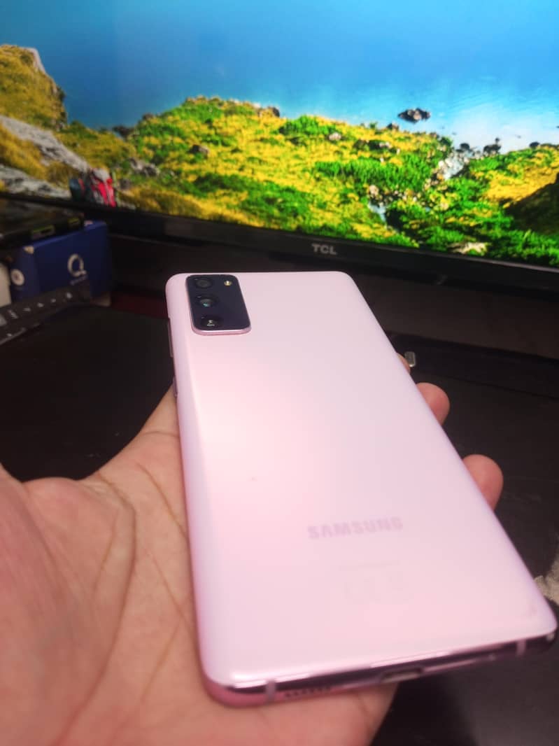 s20 FE 8/128 waterpack 10/10 AMOLED plus display Exchange possible 1
