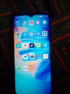 main apna mobile sell kr rha hn 4/64 hai