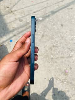 Iphone 13 10/10 condition