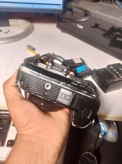 6d body with 2 battery & charger