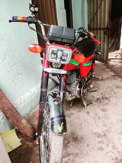 baik 125 8/10 condition all ok engine mokmal ok Hy