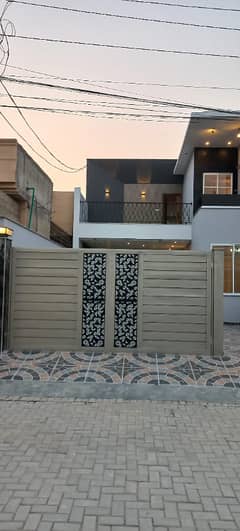 12 Marla Designer House For Sale Near Model Town Hotel Location