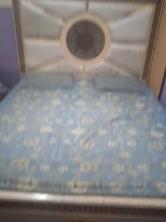 bed or 2 side Table