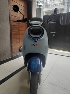 Evee Nisa scooty.