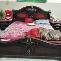 Wooden Double Bed with Side Tables for Sale – Elegant Design