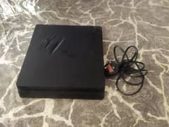 Play Station 4 Slim